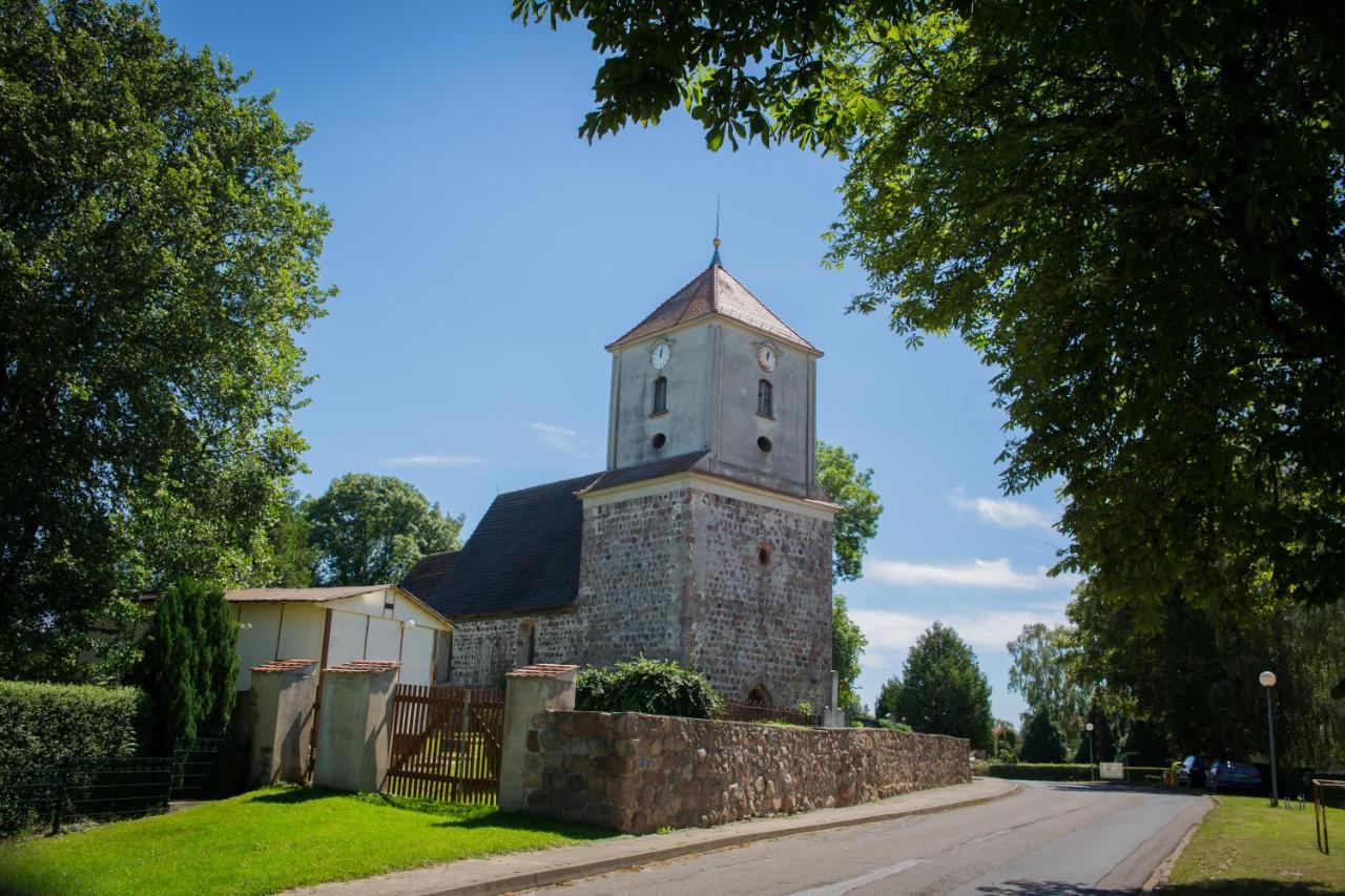 Landhotel Felchow Buitenkant foto